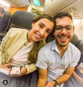Victor Hespanha e a mulher Marcela: os dois embarcaram no domingo, 15, para os Estados Unidos; e ele está em treinamento na 'Vila dos Astronautas', no Texas