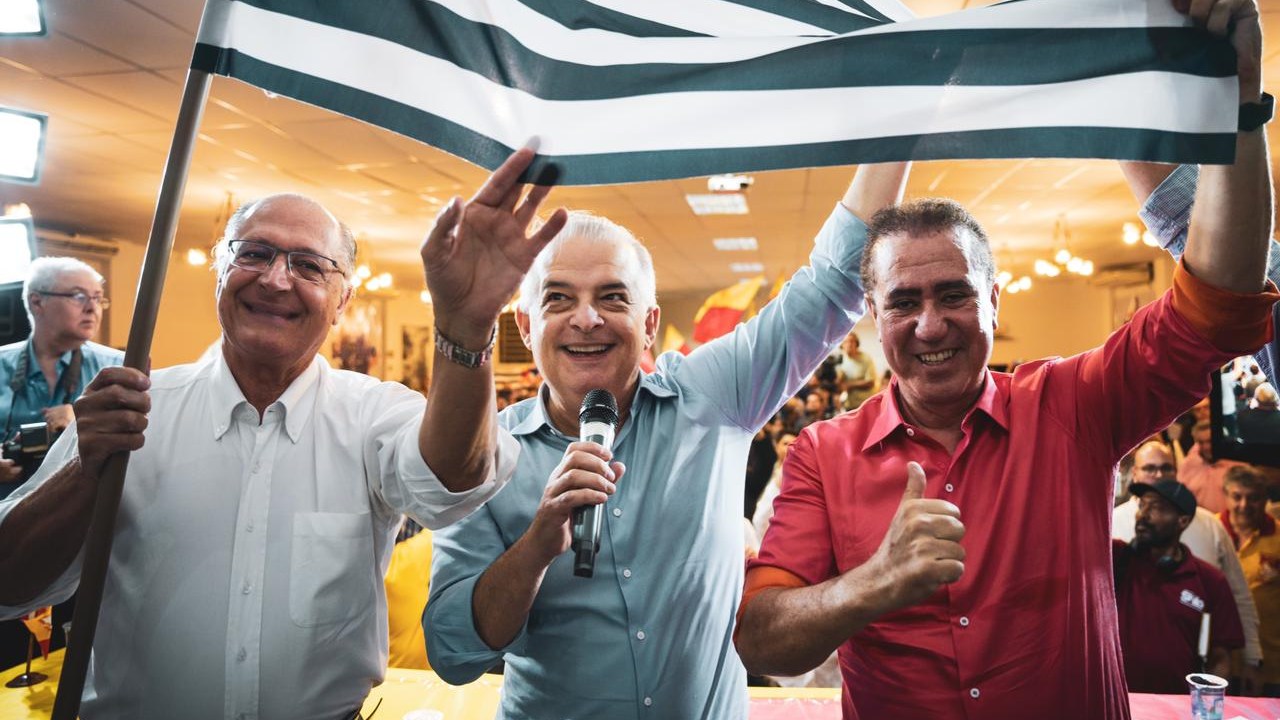Congresso do PSB em Campinas (SP): evento teve os pré-candidatos à vice-presidência Geraldo Alckmin e ao governo de São Paulo Márcio França; ao lado, o ex-prefeito Jonas Donizette