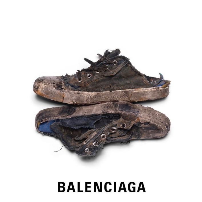 O que outlet é balenciaga