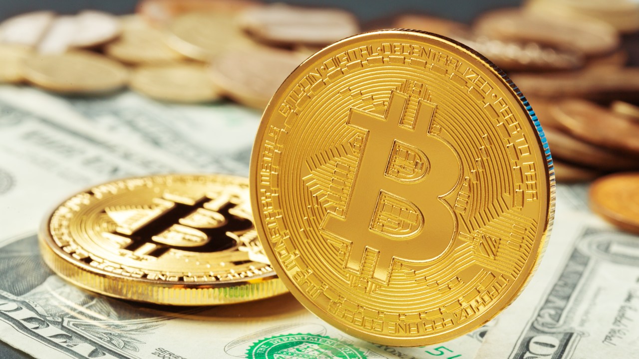 Cidadão é acuso de enviar 10 milhões de dólares em Bitcoin para país na listra proibida dos EUA
