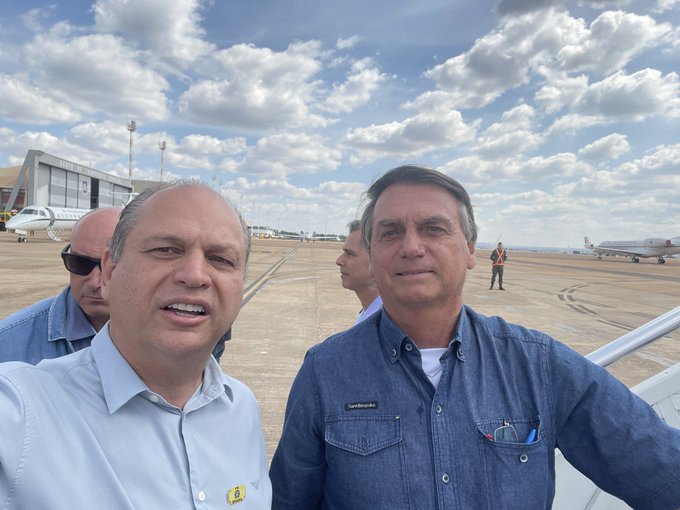 O presidente Jair Bolsonaro (PL) e o líder do governo na Câmara, deputado Ricardo Barros (PP-PR)