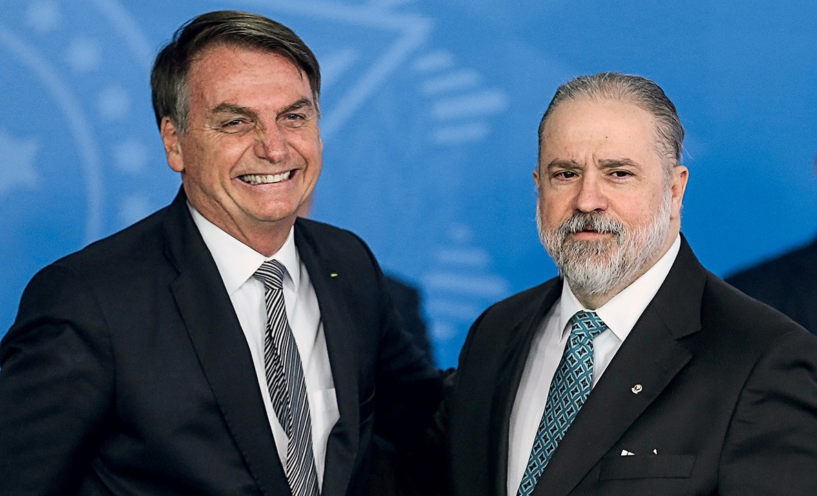 Jair Bolsonaro e Augusto Aras -