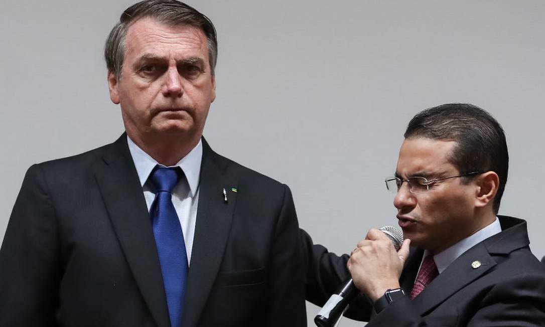 O presidente Jair Bolsonaro (PL) e o presidente do Republicanos, deputado Marcos Pereira, em foto de 2019