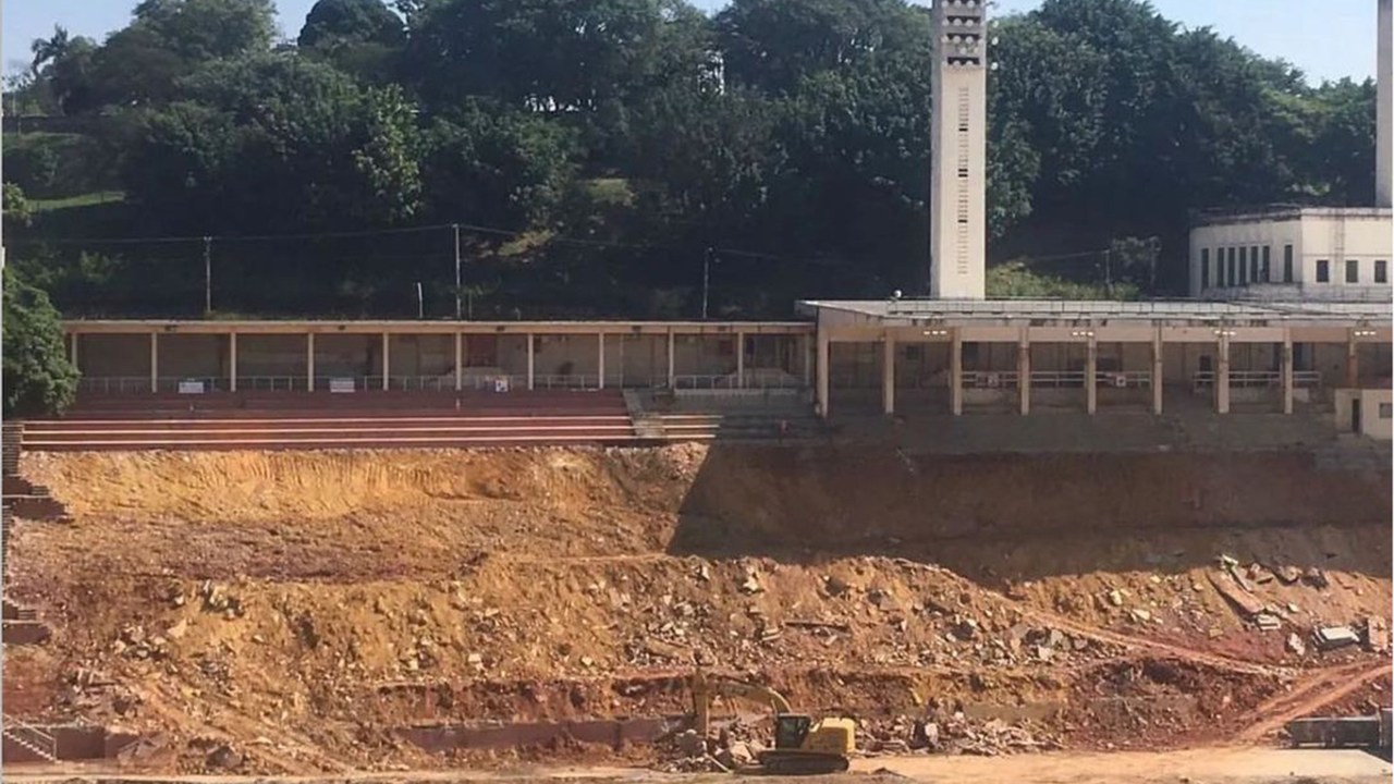 Obras no Estádio Municipal Paulo Machado de Carvalho, Pacaembu. -