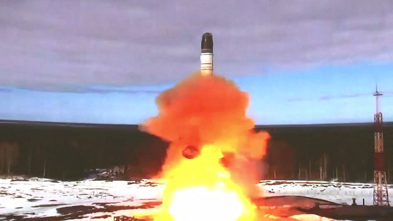 (FILES) In this file grab made from a handout video footage released by the Russian Defence Ministry on April 20, 2022 shows the launching of the Sarmat intercontinental ballistic missile at Plesetsk testing field, Russia. - The number of nuclear weapons in the world is set to rise in the coming decade after 35 years of decline as global tensions flare amid Russia's war in Ukraine, researchers said on June 13, 2022. The nine nuclear powers -- Britain, China, France, India, Israel, North Korea, Pakistan, the United States and Russia -- had 12,705 nuclear warheads in early 2022, or 375 fewer than in early 2021, according to estimates by the Stockholm International Peace Research Institute (SIPRI). (Photo by Handout / Russian Defence Ministry / AFP) / RESTRICTED TO EDITORIAL USE - MANDATORY CREDIT "AFP PHOTO / Russian Defence Ministry" - NO MARKETING - NO ADVERTISING CAMPAIGNS - DISTRIBUTED AS A SERVICE TO CLIENTS