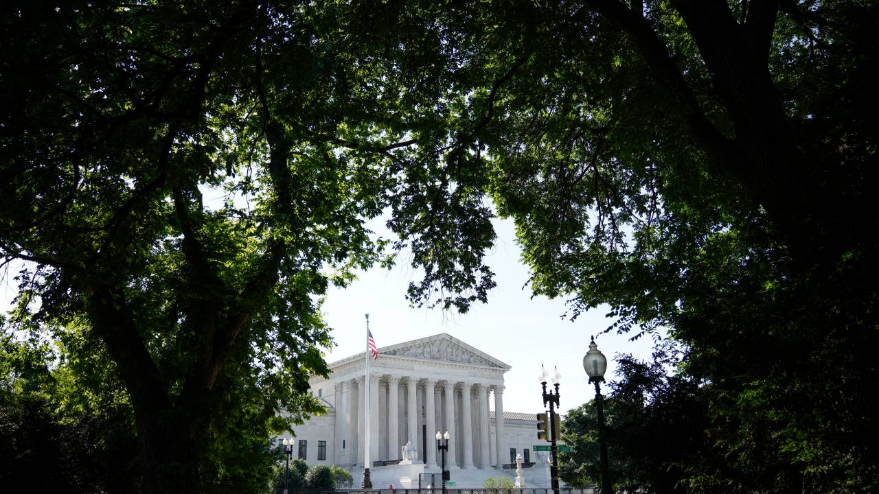 WASHINGTON, DC - JUNE 1: A view of the U.S. Supreme Court on June 1, 2022 in Washington, DC. The country continues to wait for an official decision in the Dobbs v. Jackson Womens Health Organization case that could essentially overturn the landmark Roe v. Wade abortion decision. According to media reports, Supreme Court officials are escalating their search for the source of the leaked draft opinion in the case. The justices have 33 remaining cases to be decided by the end of June or the first week in July. The issues include abortion, guns, religion and climate change. Drew Angerer/Getty Images/AFP (Photo by Drew Angerer / GETTY IMAGES NORTH AMERICA / Getty Images via AFP)