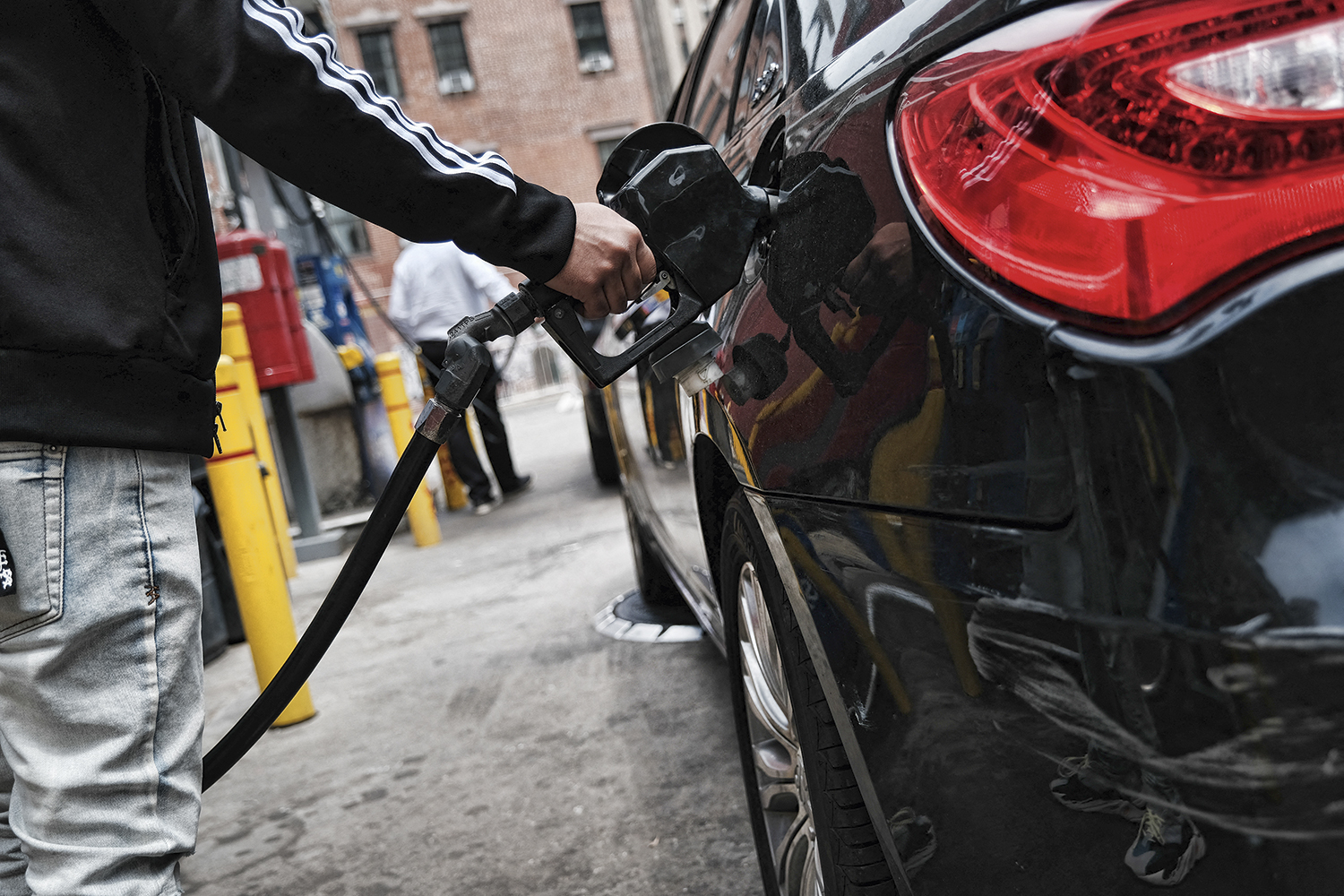 ALTA DOS COMBUSTÍVEIS - Posto de gasolina nos Estados Unidos: inflação de energia como raiz para choque -