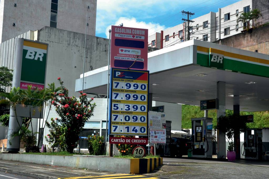 PROPOSTA - Combustíveis: redução a zero dos tributos da gasolina e do etanol -