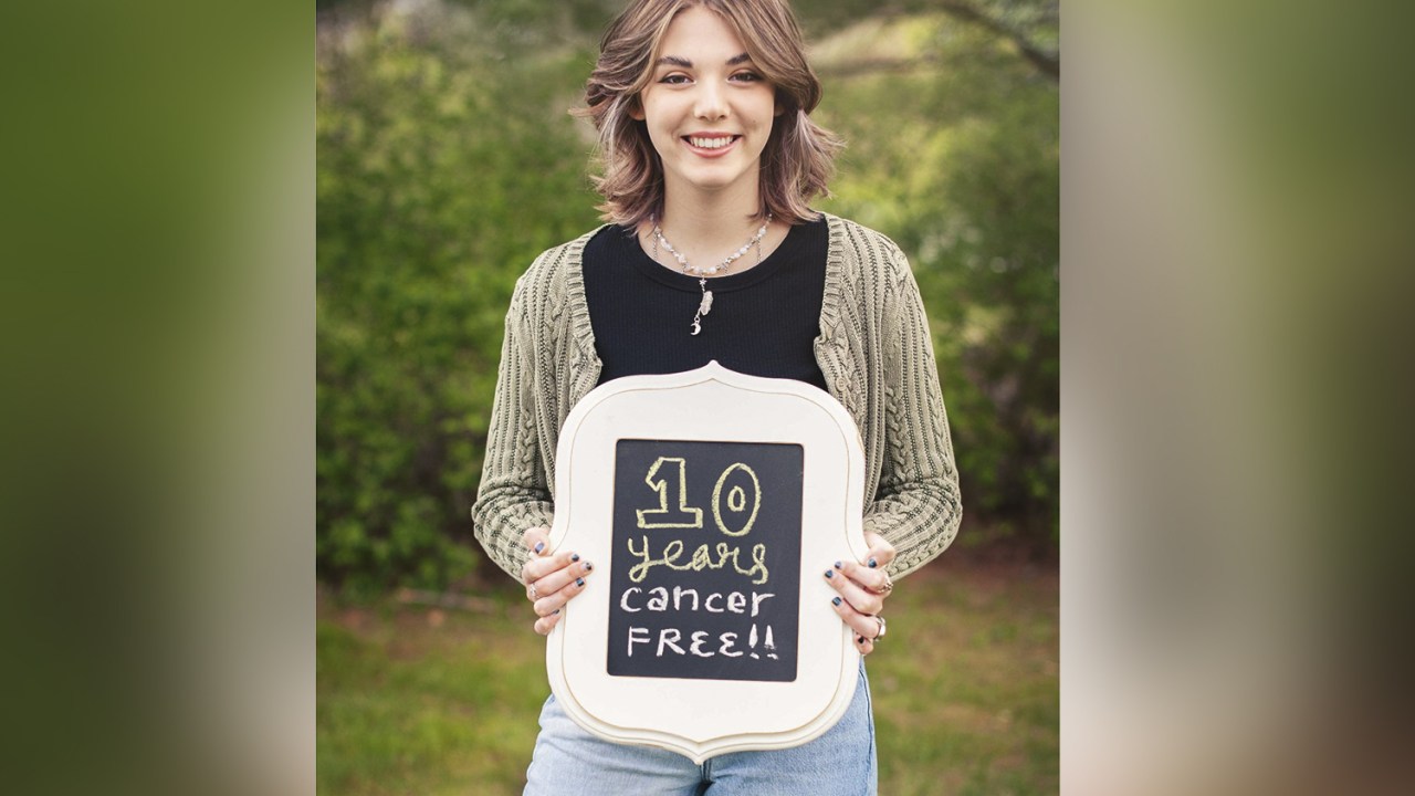 LOUSA DA ALEGRIA - Emily: uma década sem câncer depois do tratamento -