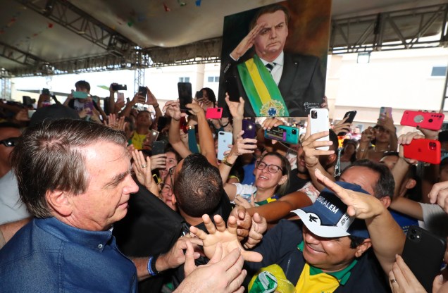 Presidente da República Jair Bolsonaro, cumprimenta eleitores em visita `a João Pessoa-PB, 24/06/2022.