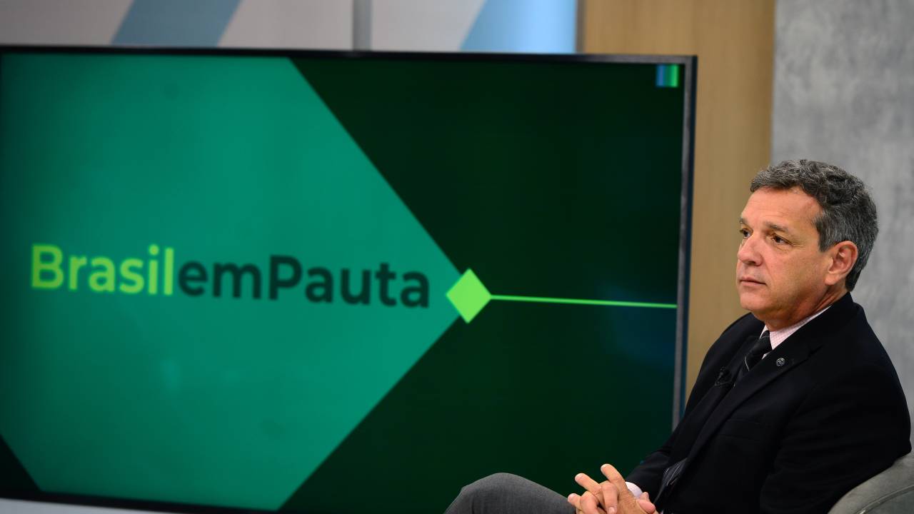 O secretário especial de Desburocratização, Gestão e Governo Digital, Caio Paes de Andrade, participa do programa Brasil em Pauta da TV BrasilCredito: Marcello Casal Jr/Agência Brasil