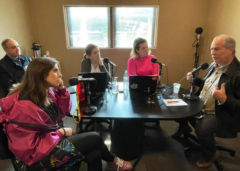 Ciro Gomes pré candidato `a presidencia pelo PDT em campanha, participa de uma entrevista ao podcast Zona Eleitoral, da GZH, em Porto Alegre, 08/06/2022.