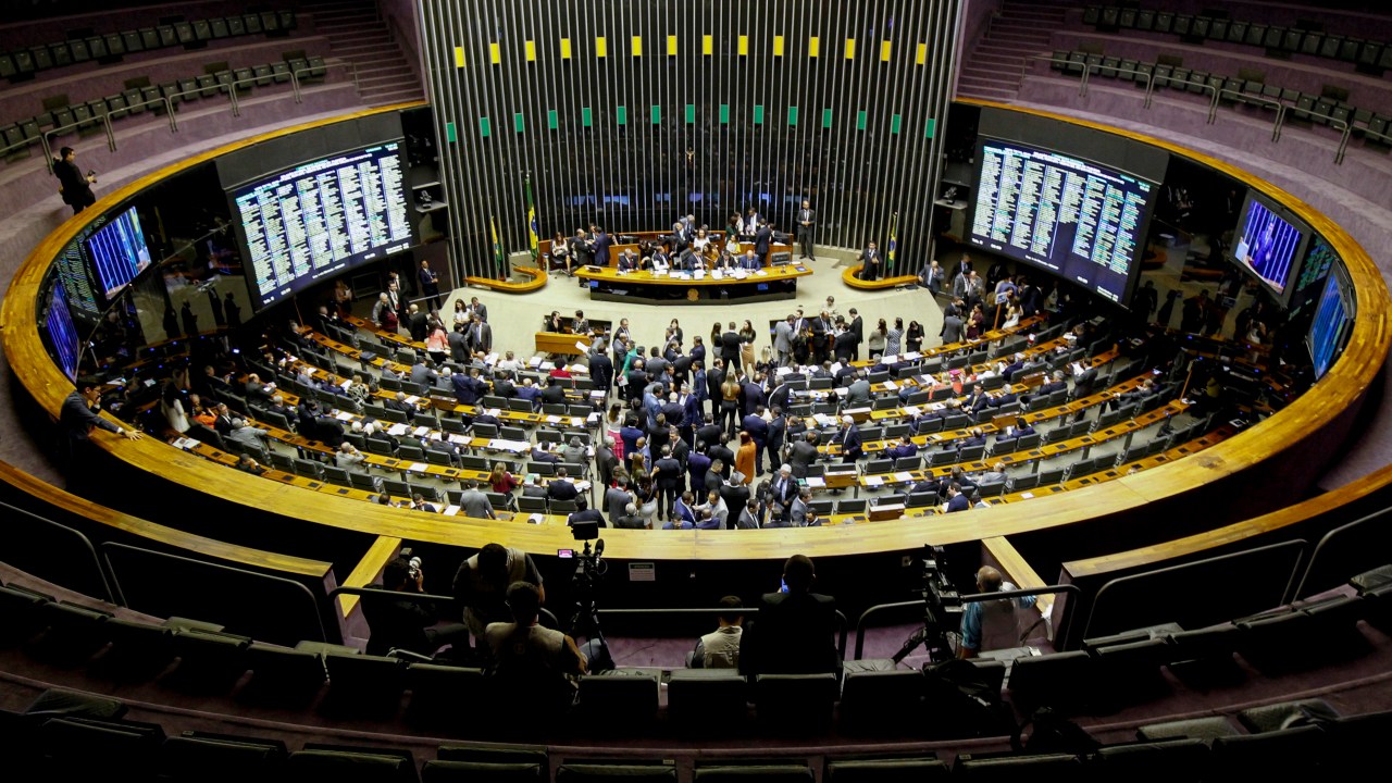 Plenário da Câmara dos Deputados durante sessão conjunta do Congresso Nacional destinada à deliberação dos vetos nºs 45, 46, 47 e 52 de 2019, e de outros expedientes.