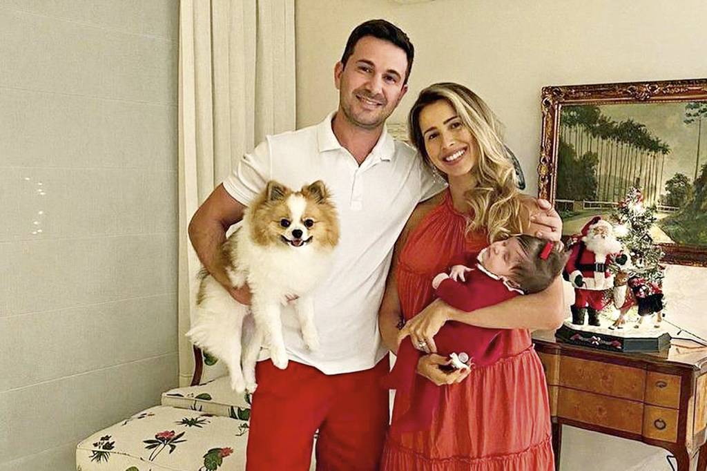 CONVIDADA-SURPRESA - Munir e Mariana tiveram de esperar tanto tempo pela festa de casamento que a ordem dos fatores se inverteu: há sete meses, em plena pandemia, nasceu Elizabeth. “É nosso maior presente”, diz Mariana -