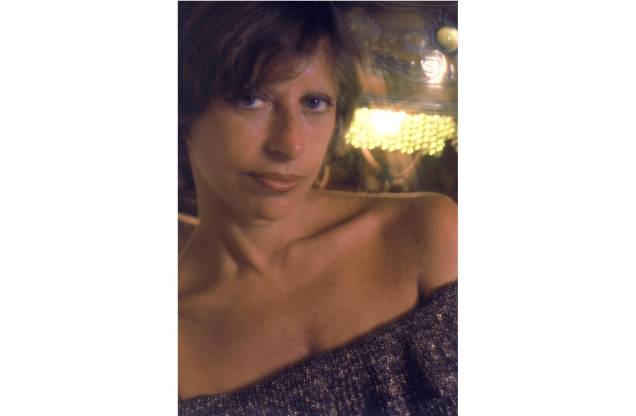 A escritora, jornalista, modelo e atriz Danuza Leão, anos 70.