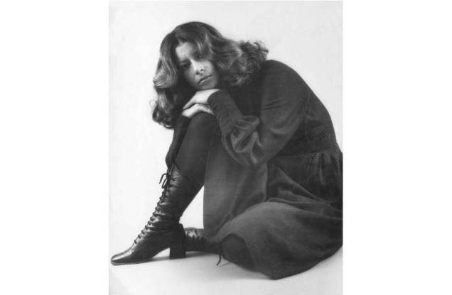 A escritora, jornalista, modelo e atriz Danuza Leão, durante ensaio fotográfico de moda, anos 60.