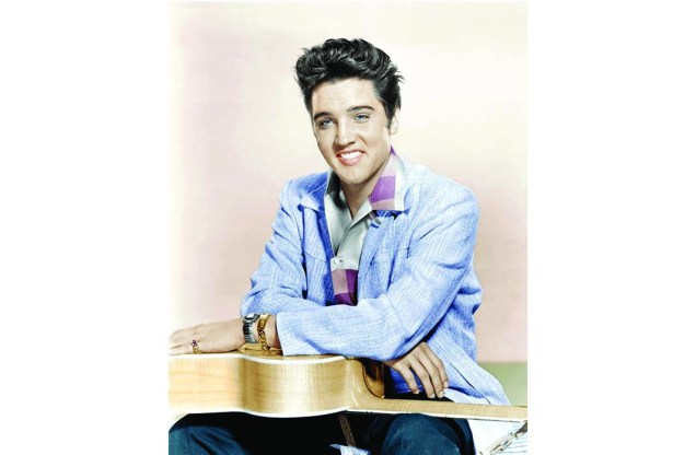 Músico e cantor Elvis Presley, em 1957.