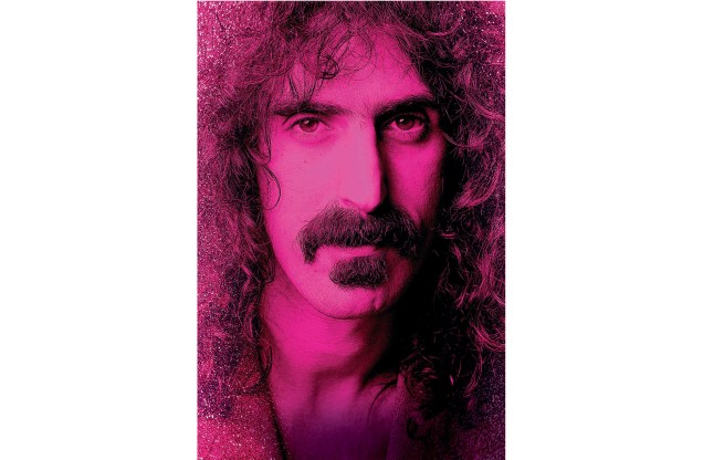Músico e vocalista americano Frank Zappa, anos 70.