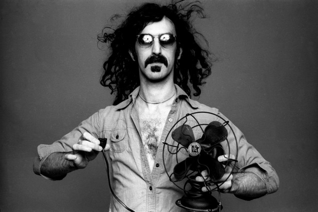 Músico e cantor americano Frank Zappa, anos 80.