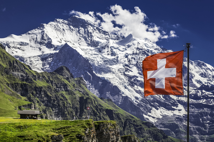 A partir de 1º de agosto apenas a prescrição médica será suficiente para obter medicamentos à base de cannabis na Suíça -