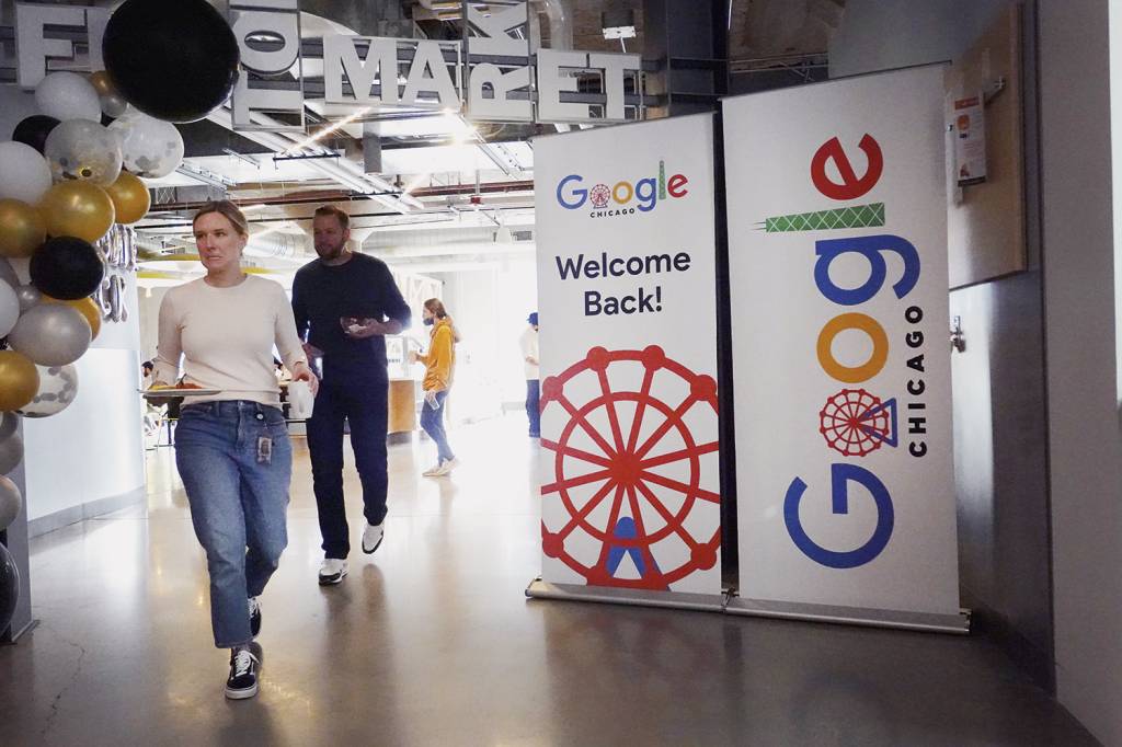 GettyImages-1389718660.jpg MODELO HÍBRIDO - Volta ao Google: a empresa determinou três dias no escritório e dois em casa -
