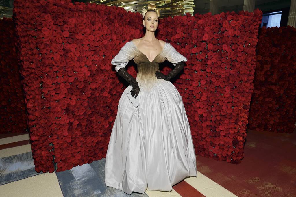 MET GALA - Nos braços de Carol Trentini: destaque -