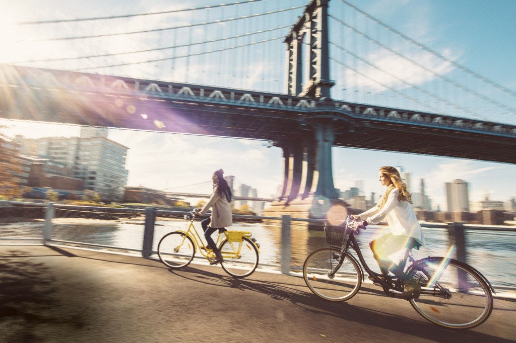 NA PISTA - Nova York: 25% das ruas deverão se tornar espaços para pedestres e ciclistas -