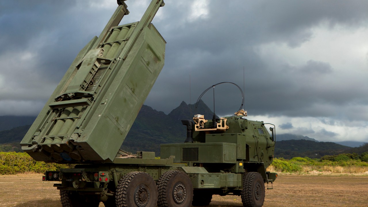 A M142 High Mobility Artillery Rocket System (HIMARS) conducts dry fire exercises in support of infantry units in simulated scenarios during Rim of the Pacific (RIMPAC) 2014 exercise at an urban operations facility at Marine Corps Base Hawaii in Kaneohe, Hawaii.