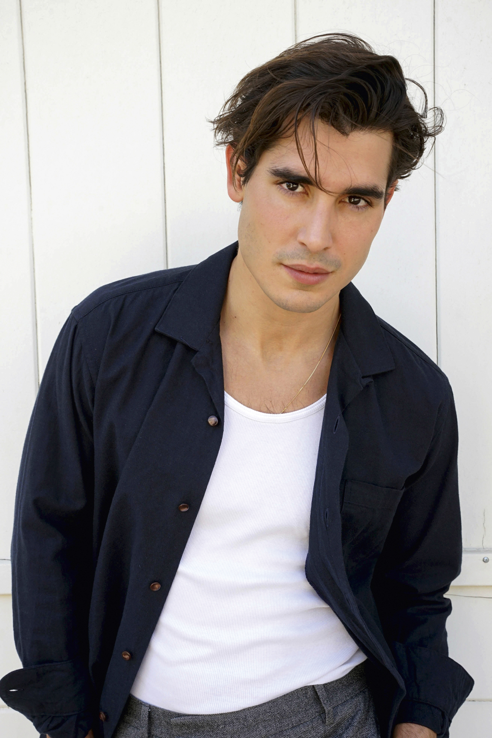 Henry Zaga -