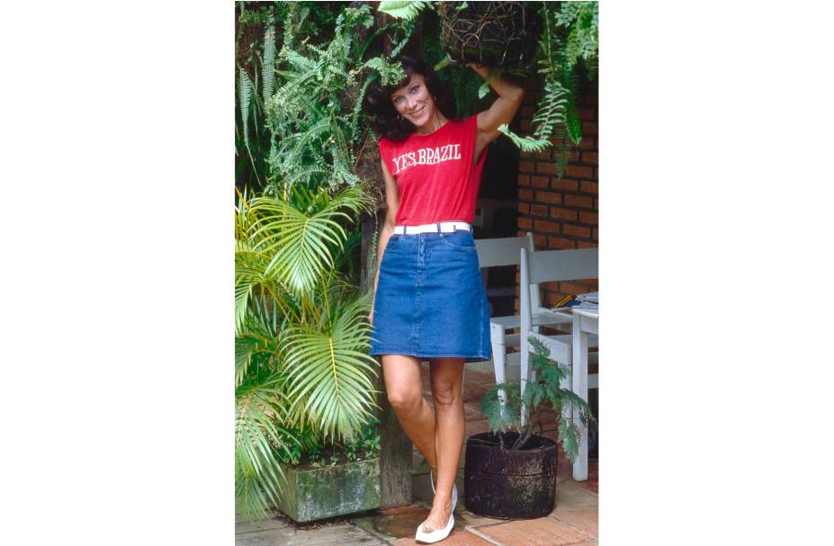 A atriz e modelo Ilka Soares em sua residência no Rio de Janeiro, 1982.