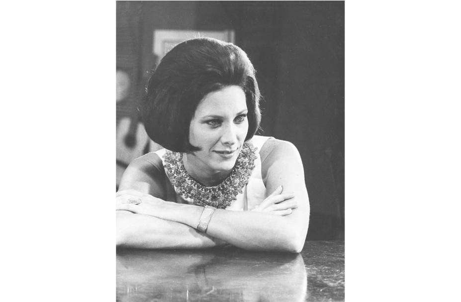 A atriz e modelo Ilka Soares, durante programa de TV "Vip Show", nos anos 60.