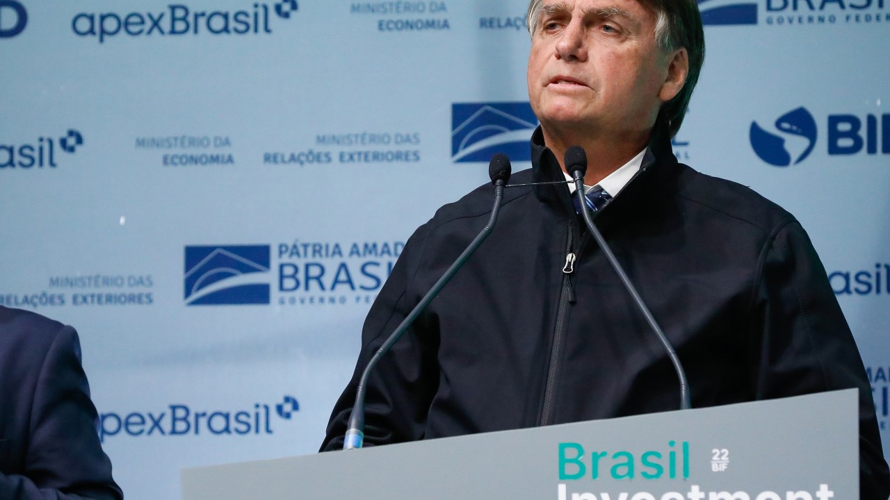 O presidente Jair Bolsonaro (PL) durante a 5ª edição do Brasil Investment Forum, em São Paulo Leia mais em: https://veja.abril.com.br/coluna/radar/nem-levo-jeito-nasci-pra-ser-militar-diz-bolsonaro-sobre-presidencia/