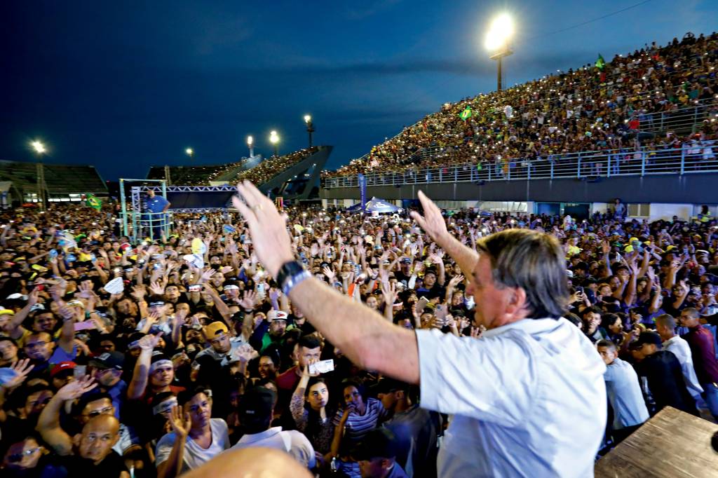 28/05/2022 Marcha para Jesus REAÇÃO - Bolsonaro: diante da desvantagem numérica, aliados do capitão aumentaram a carga de críticas aos institutos -
