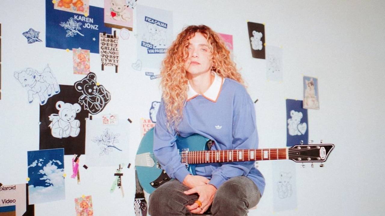 A skatista e agora cantora Karen Jonz