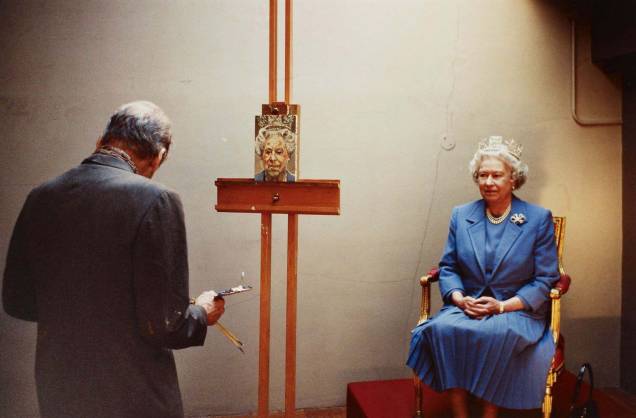 O pintor Lucien Freud, pinta o retrato da Rainha Elizabeth II. Anos 90.