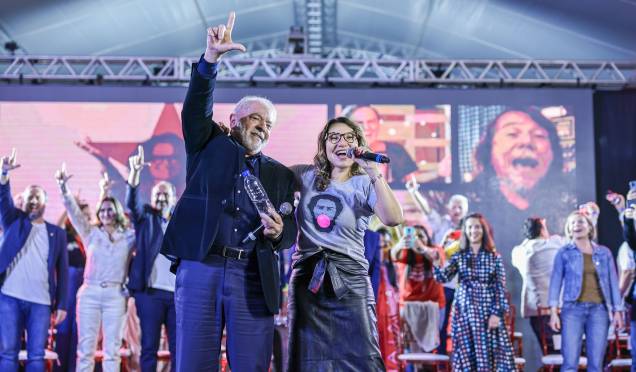 Lula e Janja participam, em Uberlândia, do Ato de lançamento da cadidatura de Alexandre Kalil ao governo de Minas Gerais, em 15.06.2022.