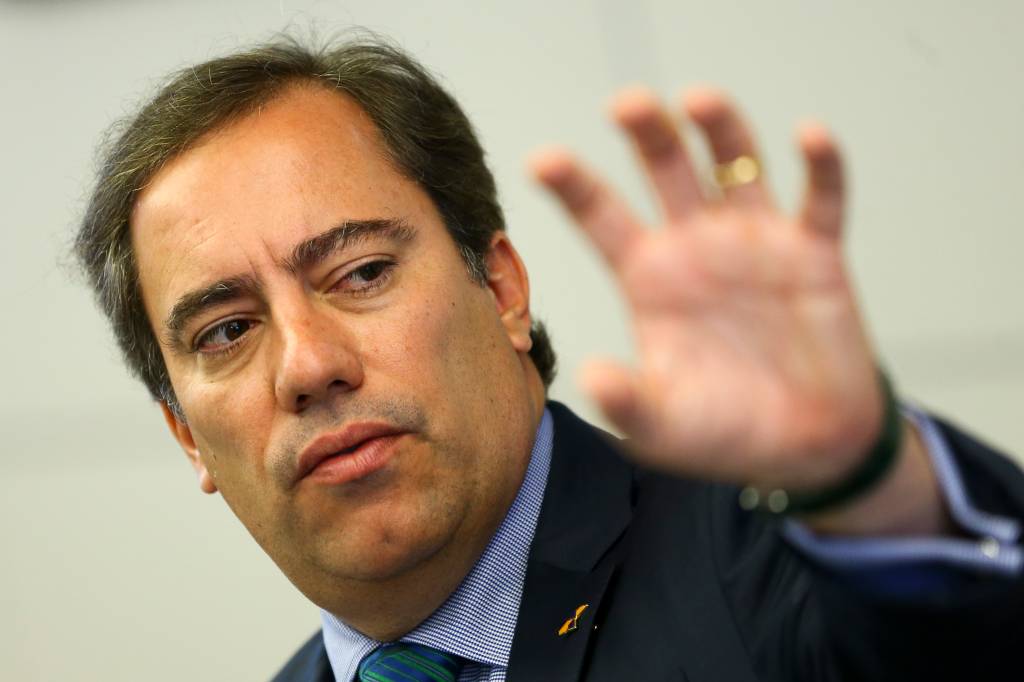 ‘Reação correta’, diz chefe da bancada evangélica sobre demissão na Caixa