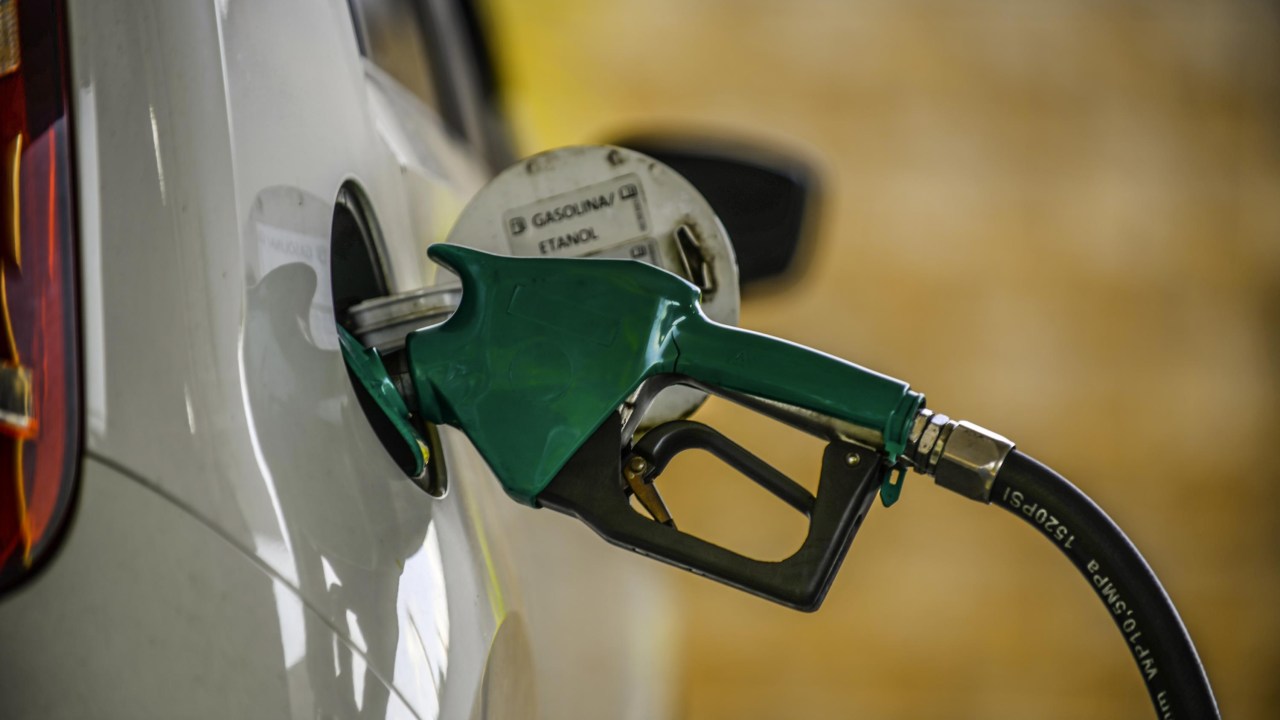 Posto de combustíveis com bandeira BR abastecimento de veículos de passeio, em São José dos Campos (SP), nesta segunda-feira (22). Desde início do ano já é o quarto reajuste no preço do combustível. Lucas Lacaz Ruiz/Futura Press