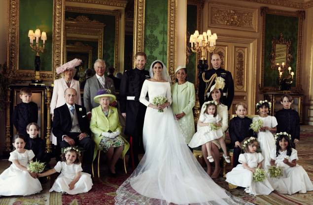 Palácio de Kensington, duque e  duquesa de Sussex em 21/05/2018 mostra Príncipe Harry, Duque de Sussex da Grã-Bretanha,  sua esposa Meghan, Duquesa de Sussex, posando para uma fotografia oficial de casamento com  Camilla da Grã-Bretanha, Duquesa da Cornualha, Príncipe Charles da Grã-Bretanha, Príncipe de Gales, Doria Ragland, mãe da Duquesa de Sussex.
