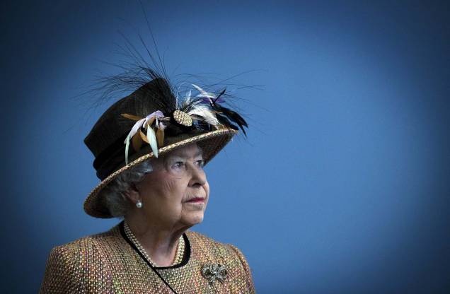 A rainha Elizabeth II da Grã-Bretanha abre a recém-reformada Somerset House East Wing, King's College, Londres em 29/02/2012.