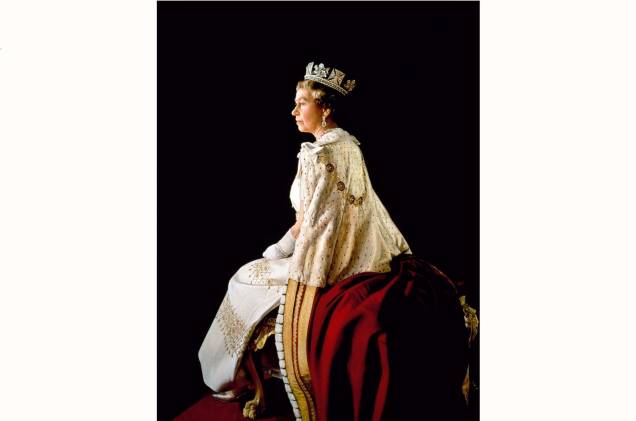 Retrato da rainha Elizabeth II , durante ensaio fotográfico no Palácio de Buckingham, em 1989.