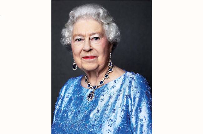 RAINHA ELIZABETH–portrait Terça-feira, 7 de fevereiro de 2017. Crédito obrigatório: David Bailey © 2017. Esta foto de David Bailey da rainha Elizabeth II, tirada em 2014, foi reeditada pelo Palácio de Buckingham para marcar o aniversário de safira de sua ascensão ao trono.