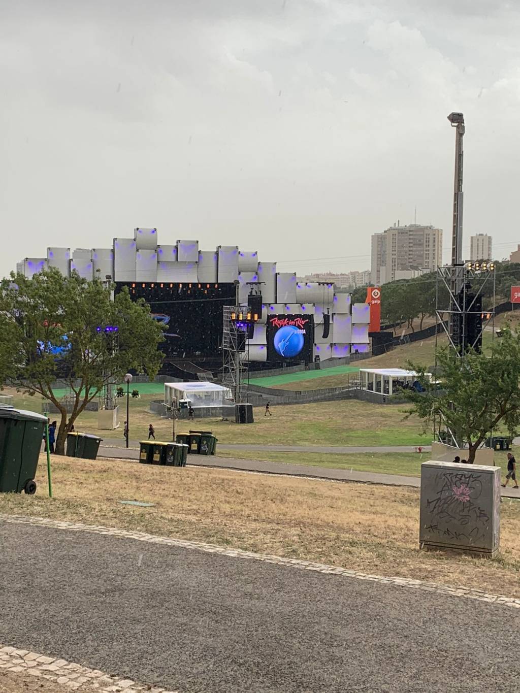 Palco Mundo, no Rock in Rio Lisboa: fica junto a uma costa acústica natural no Parque da Bela Vista