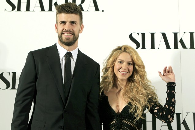 A Cantora colombiana Shakira com o zagueiro do Barcelona, ​​Gerard Piqué, em 25/03/2014.