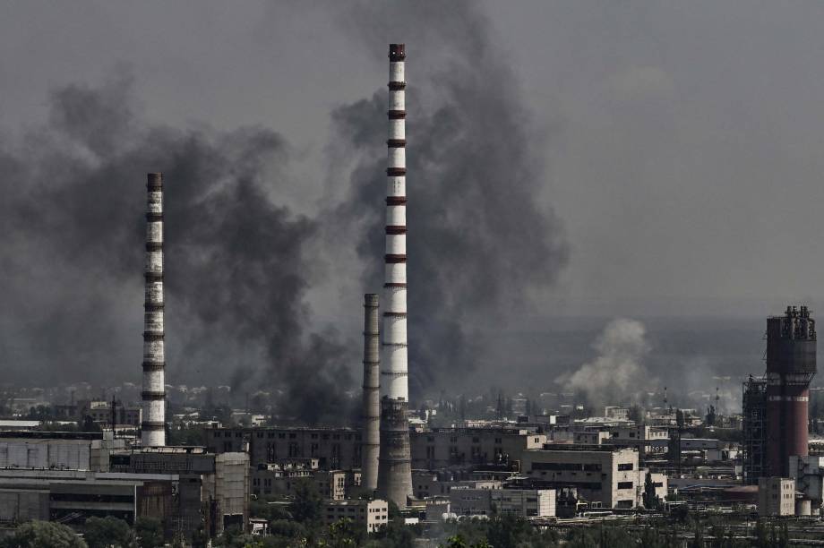 Cidade de Severodonetsk durante combates entre tropas ucranianas e russas na região leste ucraniana de Donbas, em 14 de junho de 2022. Cidade de Severodonetsk durante combates entre tropas ucranianas e russas na região leste ucraniana de Donbas, em 14 de junho de 2022.