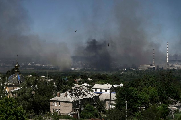 Cidade de Severodonetsk durante a batalha entre tropas russas e ucranianas na região de Donbas, no leste da Ucrânia, em 9 de junho de 2022.