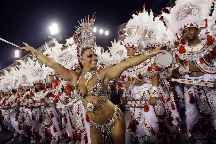 Viviane Araujo, rainha de bateria, no desfile da escola de samba do grupo especial Salgueiro, no Sambódromo da Marquês de Sapucai, Rio de Janeiro. 23/02/2009.