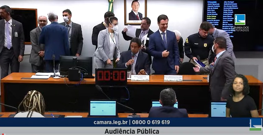 O ministro da Justiça Anderson Torres chega à Comissão de Direitos Humanos da Câmara para falar sobre a morte de Genivaldo
