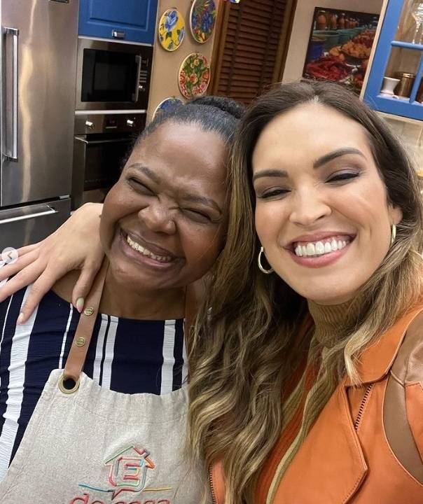 Talitha Morete e a a cozinheira Silene