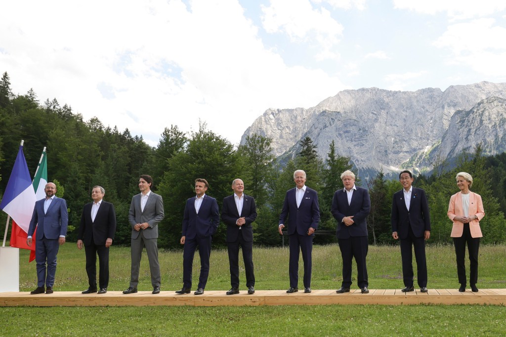 Líderes das sete nações mais ricas do mundo participam da abertura da cúpula do G7, que acontece na Baviera, na Alemanha